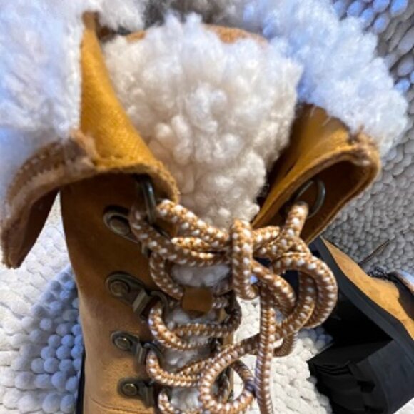 NWOB Rampage Women's Sage Lug Sole Hiker Booties Size 6.5 Brown - Picture 5 of 14